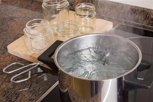 Come sterilizzare vasetti e barattoli di vetro