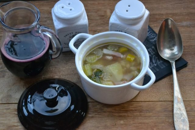 Zuppa con fagioli rossi e lenticchie