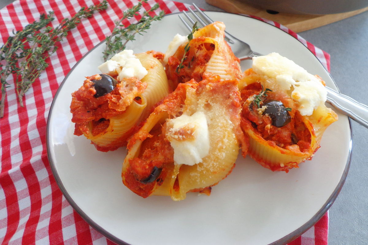 Conchiglioni Ripieni Di Sugo Con Tonno E Olive Nere Fidelity Cucina