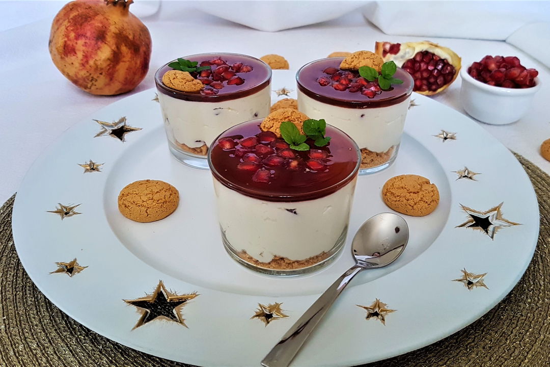 Dessert agli amaretti e melograno