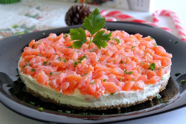 Cheesecake salata con salmone affumicato