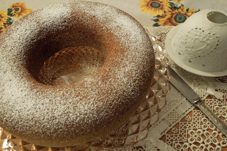 Ciambella allo yogurt e mandorle