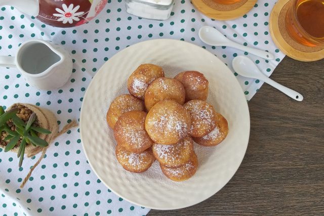 Castagnole alla crema e vaniglia