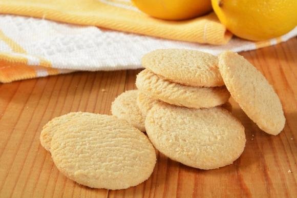 Biscotti morbidissimi al limone con ricotta