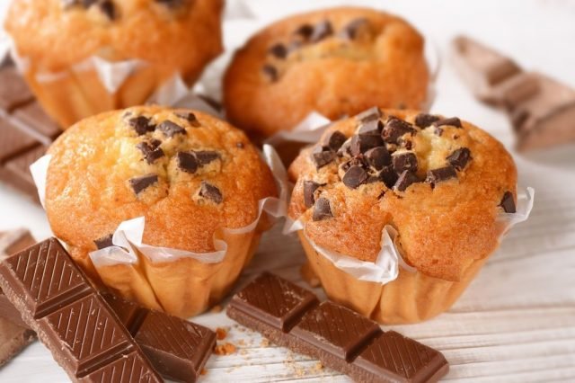 Muffin alla panna montata con cioccolato fondente