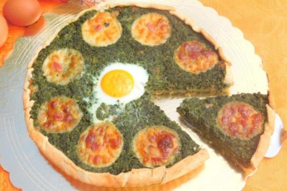 Torta salata con bietole, cipolla, pancetta e ricotta ...