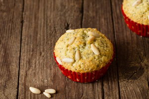 Muffin al cocco, pinoli e semi di papavero
