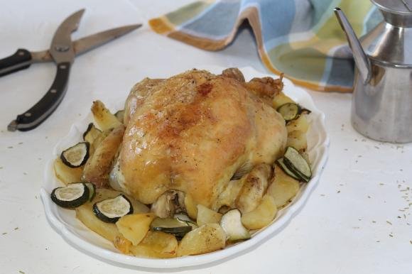 Pollo al forno con patate e zucchine