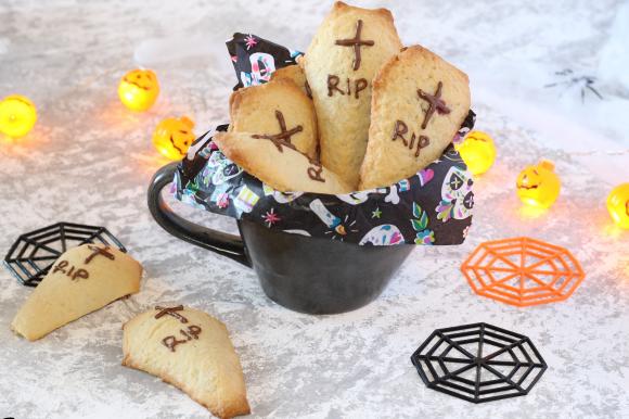 Bara biscotti ripieni di marmellata di amarene