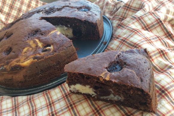 Torta al cacao con farcia di ricotta e amarene