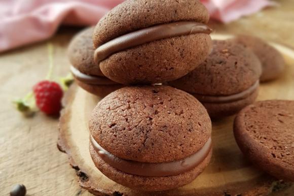 Whoopie-pie al cioccolato e crema di nocciole