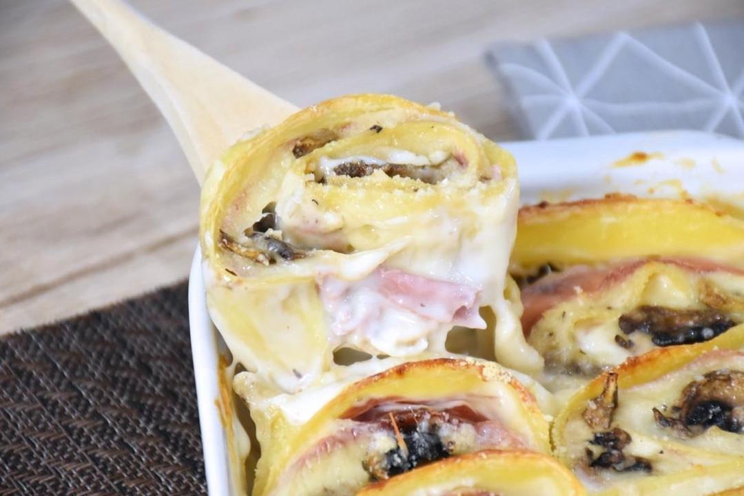 Girelle di lasagne con prosciutto, provola e funghi Fidelity Cucina