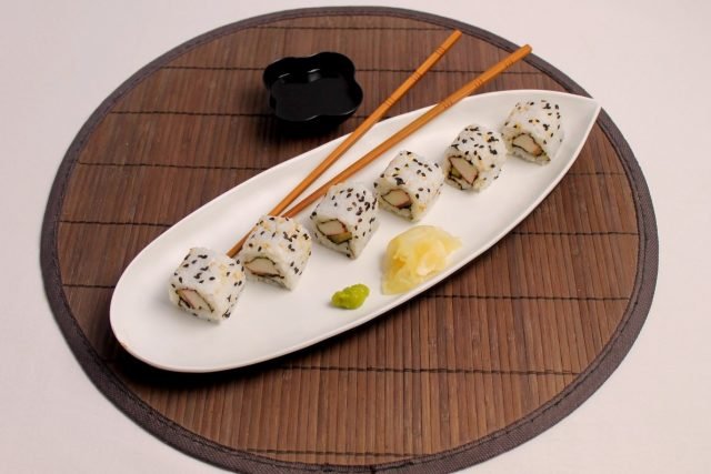 sushi-ricetta-uramaki