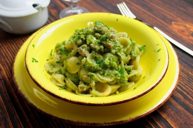 Pasta-con-broccoli-e-salsiccia
