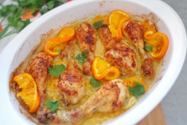 Cosce di pollo con arancia e finocchi al forno