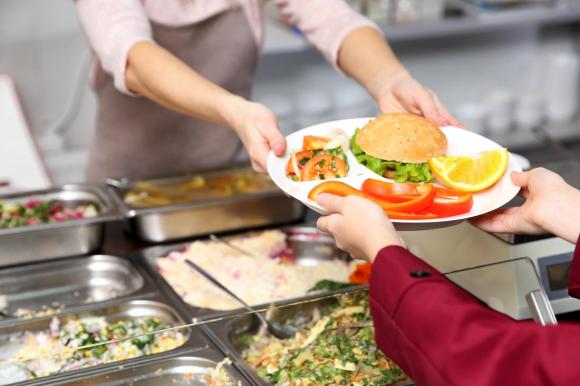 Scuole chiuse per il Coronavirus: i pasti delle mense date ai poveri