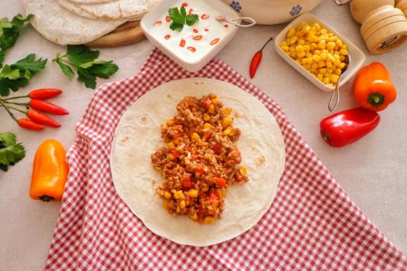 Burrito ripieno di carne di manzo: ricetta messicana ...