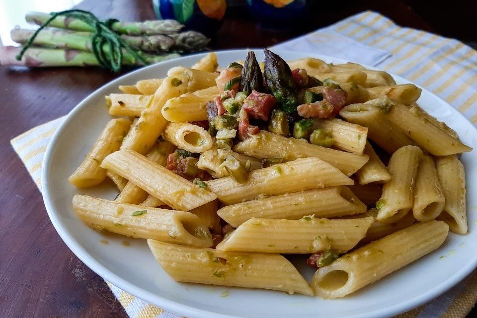 Pasta con asparagi e pancetta: ricetta e varianti - Fidelity Cucina
