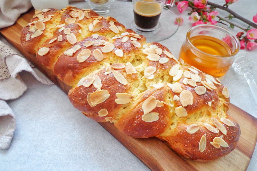 Treccia dolce con yogurt greco