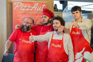 PizzAut: apre a Milano la prima pizzeria gestiti da ragazzi autistici