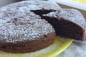Torta nuvola al cioccolato fondente senza lattosio