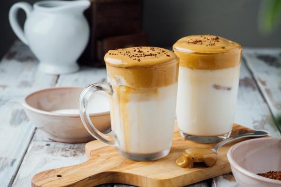 Dalgona Coffee o cappuccino sottosopra