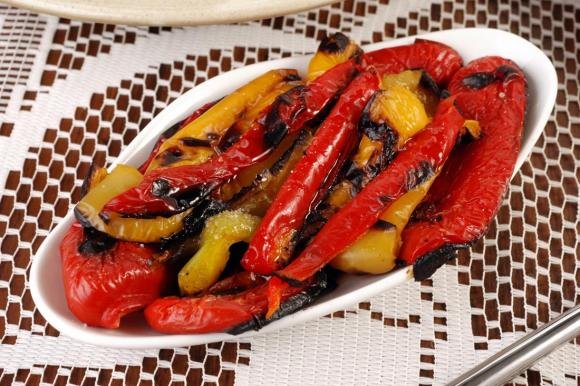 Peperoni arrostiti: al forno e in padella