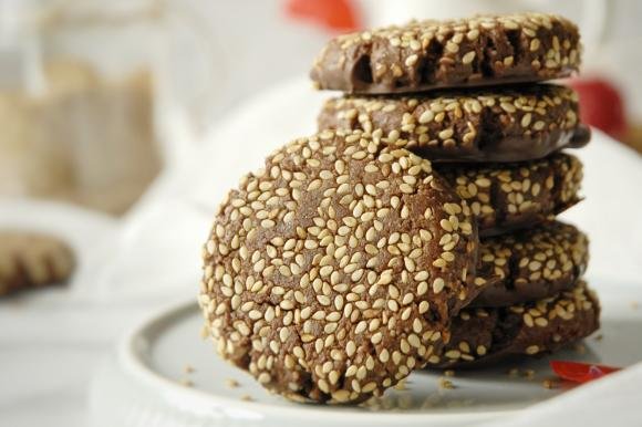 Chocolate tahini cookies