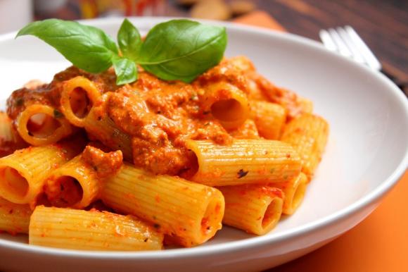 Rigatoni Con Pesto Di Peperoni E Pomodori Secchi Fidelity Cucina