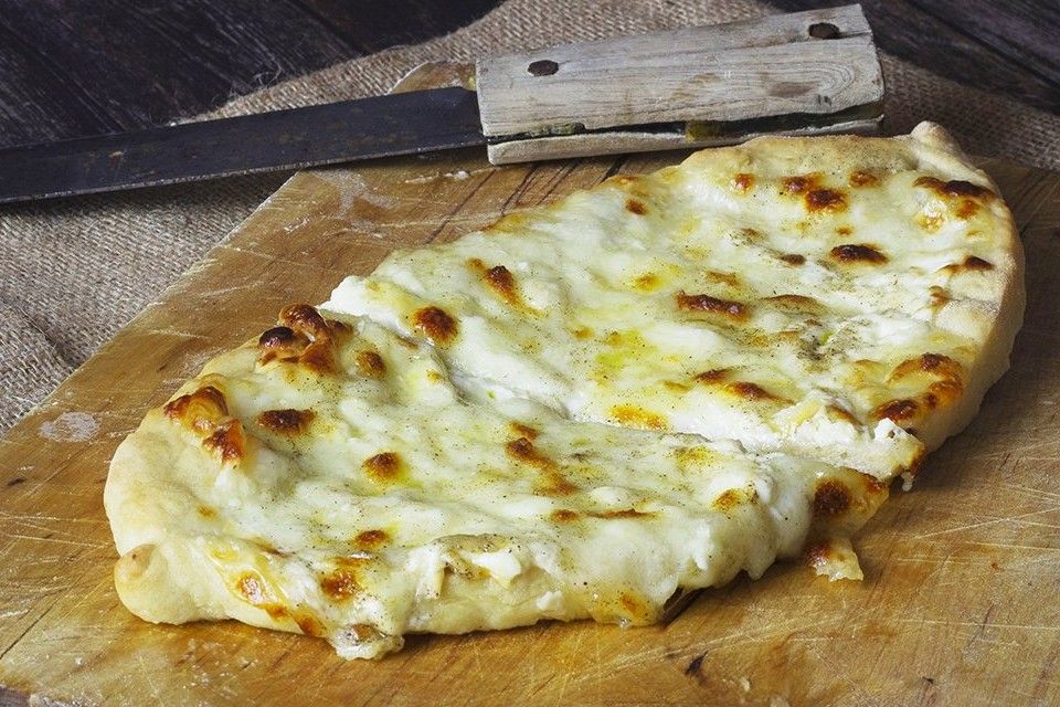 Pizza turca ai formaggi