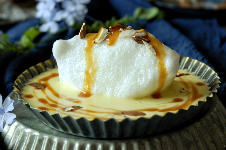 Île flottante con crema inglese