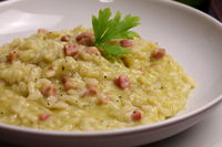Risotto con crema di zucchine e pancetta