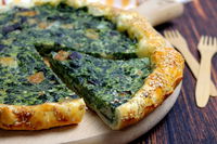 Torta salata con spinaci, melanzane e ricotta