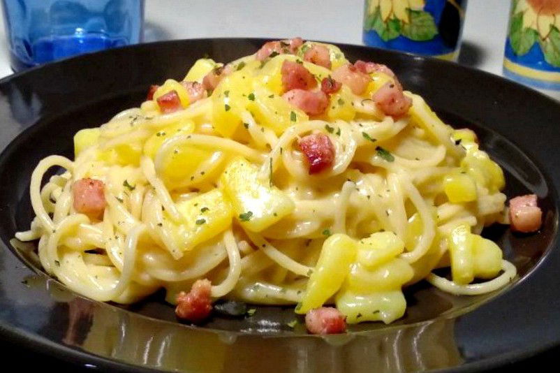 Spaghetti risottati con patate, pancetta e caciocavallo