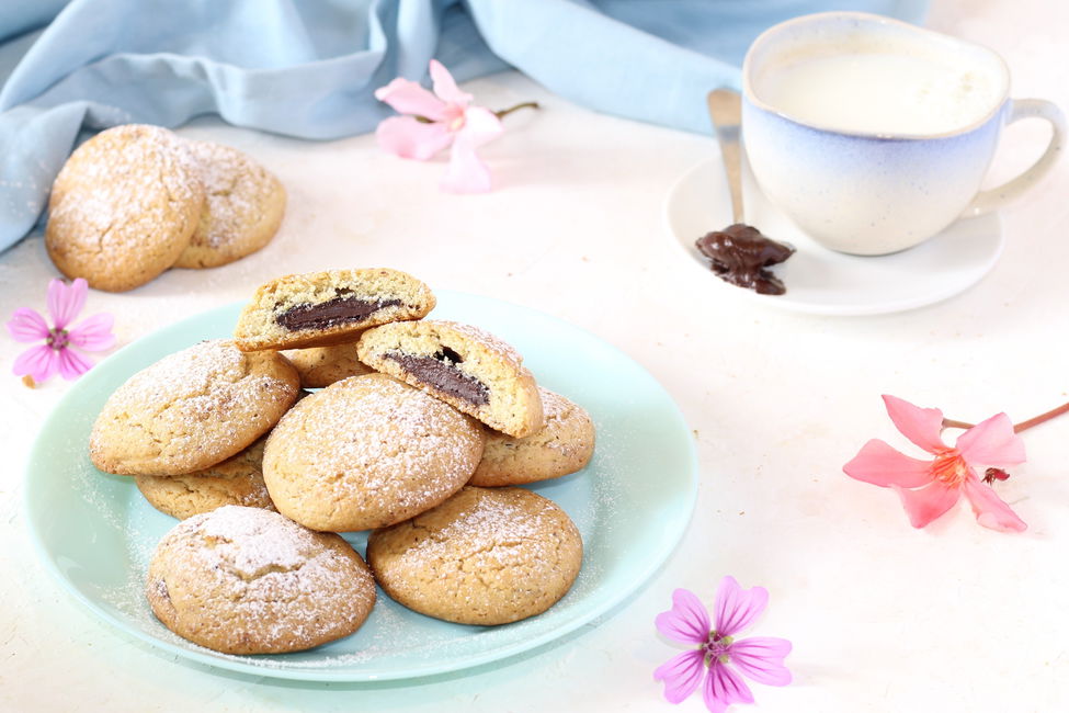 Biscotti al pistacchio con cuore fondente