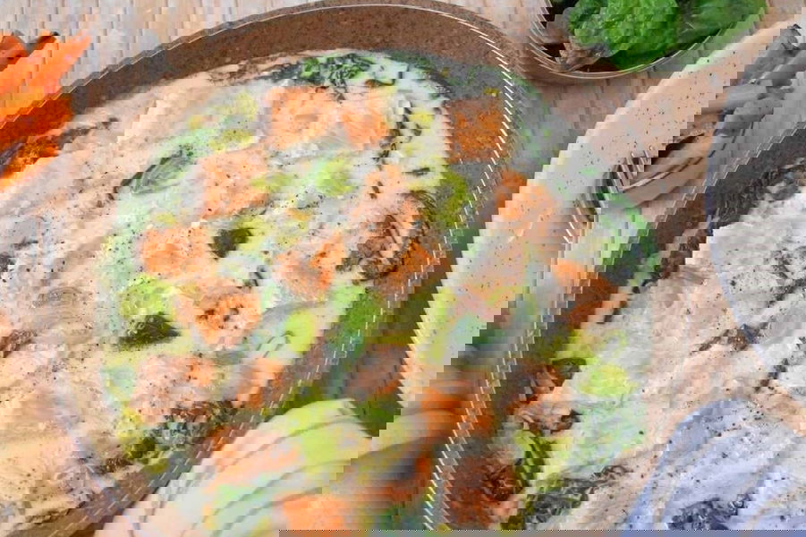 Salmone al latte di cocco con spinaci
