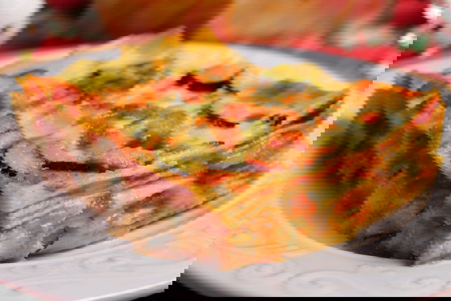 Lasagne con salmone affumicato, zucchine e pomodorini