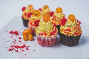 Cupcakes di barbabietola con cuore di kumquats