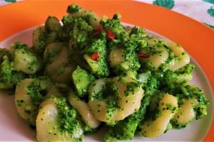 Orecchiette casalinghe con broccoli baresi