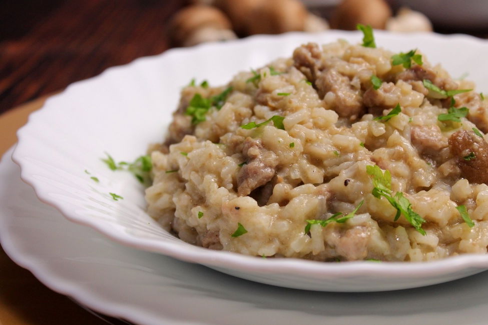 Risotto con crema di funghi e salsiccia