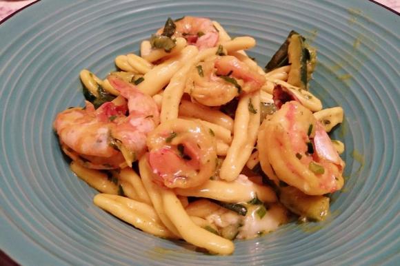 Caserecce con gamberi, zucchine e zafferano