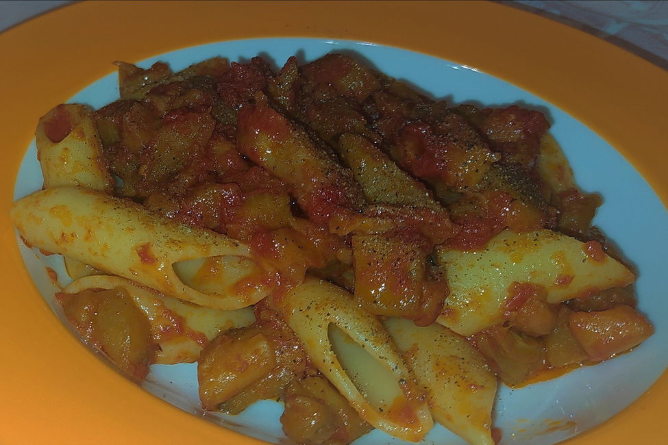 Penne con melanzane al pomodoro