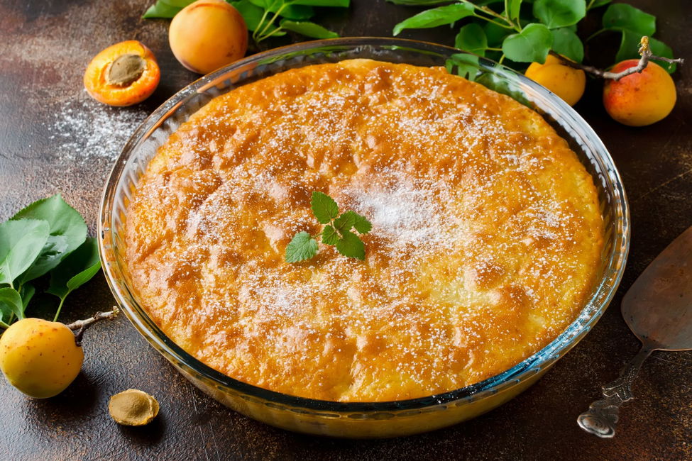 Pan di Spagna al semolino con albicocche