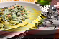 Penne rigate con spinaci, gorgonzola e prosciutto cotto