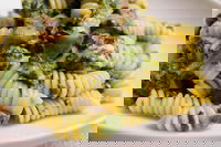 Fusilli con spinaci, funghi e gorgonzola dolce