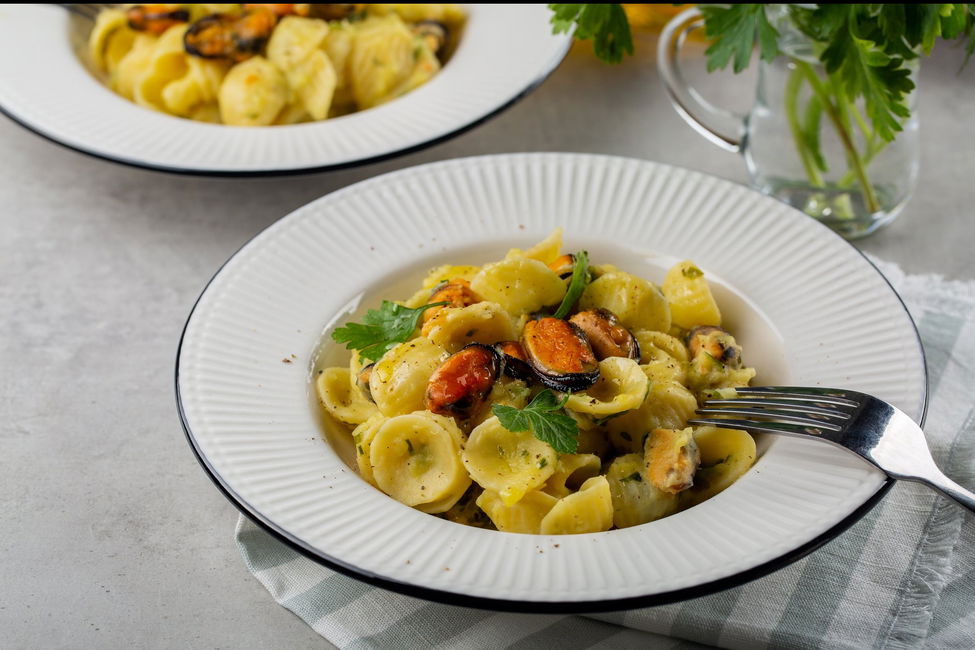 Orecchiette con crema di patate e cozze