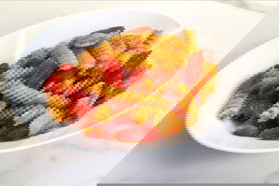 Fusilli con pomodorini e tocchetti di pesce spada