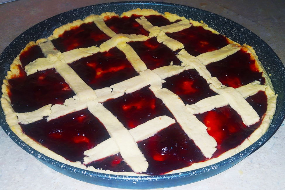 Crostata morbida con marmellata di amarene