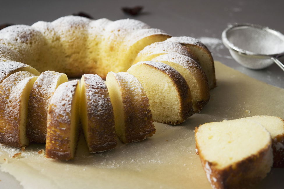 Ciambella “nuvola” con panna e limone
