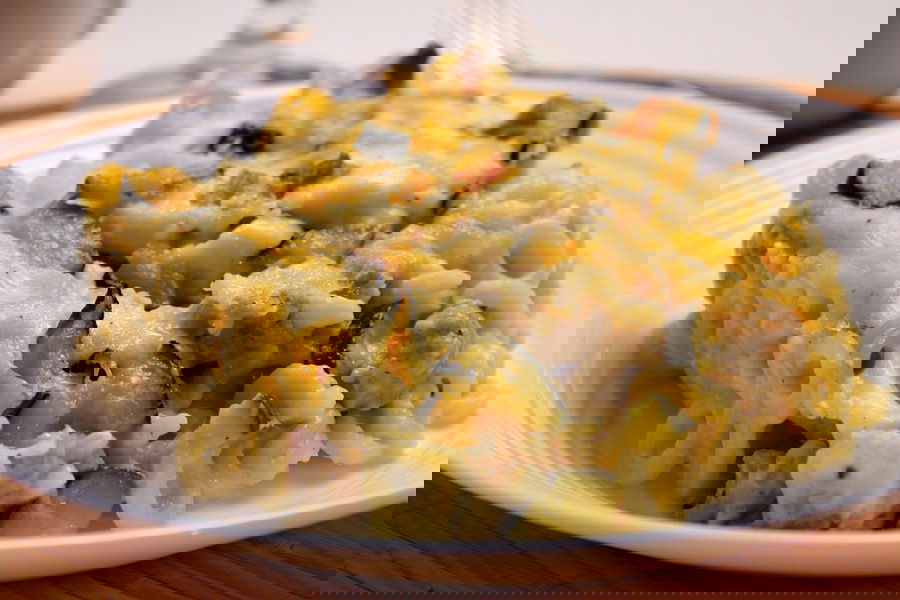 Anelletti siciliani al forno con zucchine, salsiccia e mozzarella